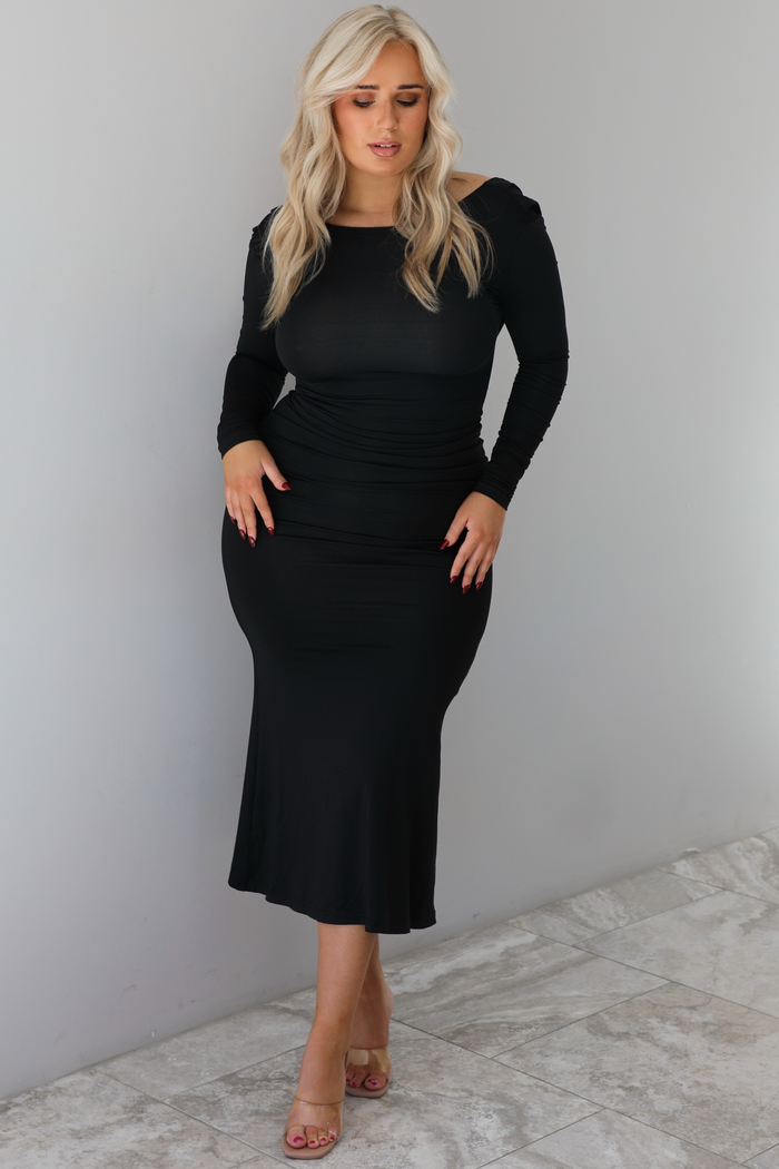 Elegant Beauty Midi Dress: Black/White