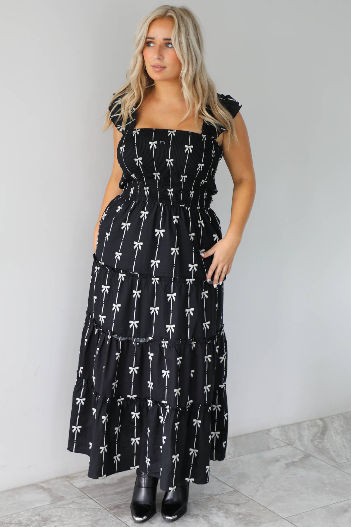 Follow Along Maxi Dress: Black/Off White