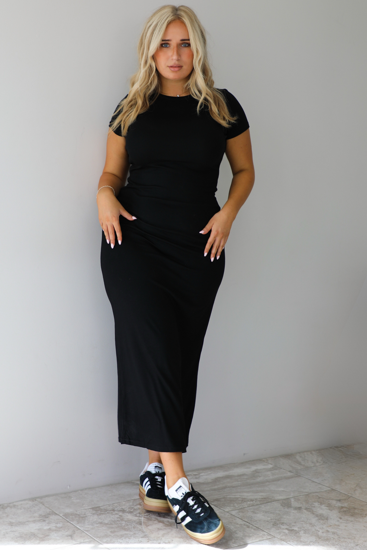 Hold My Hand Maxi Dress: Black