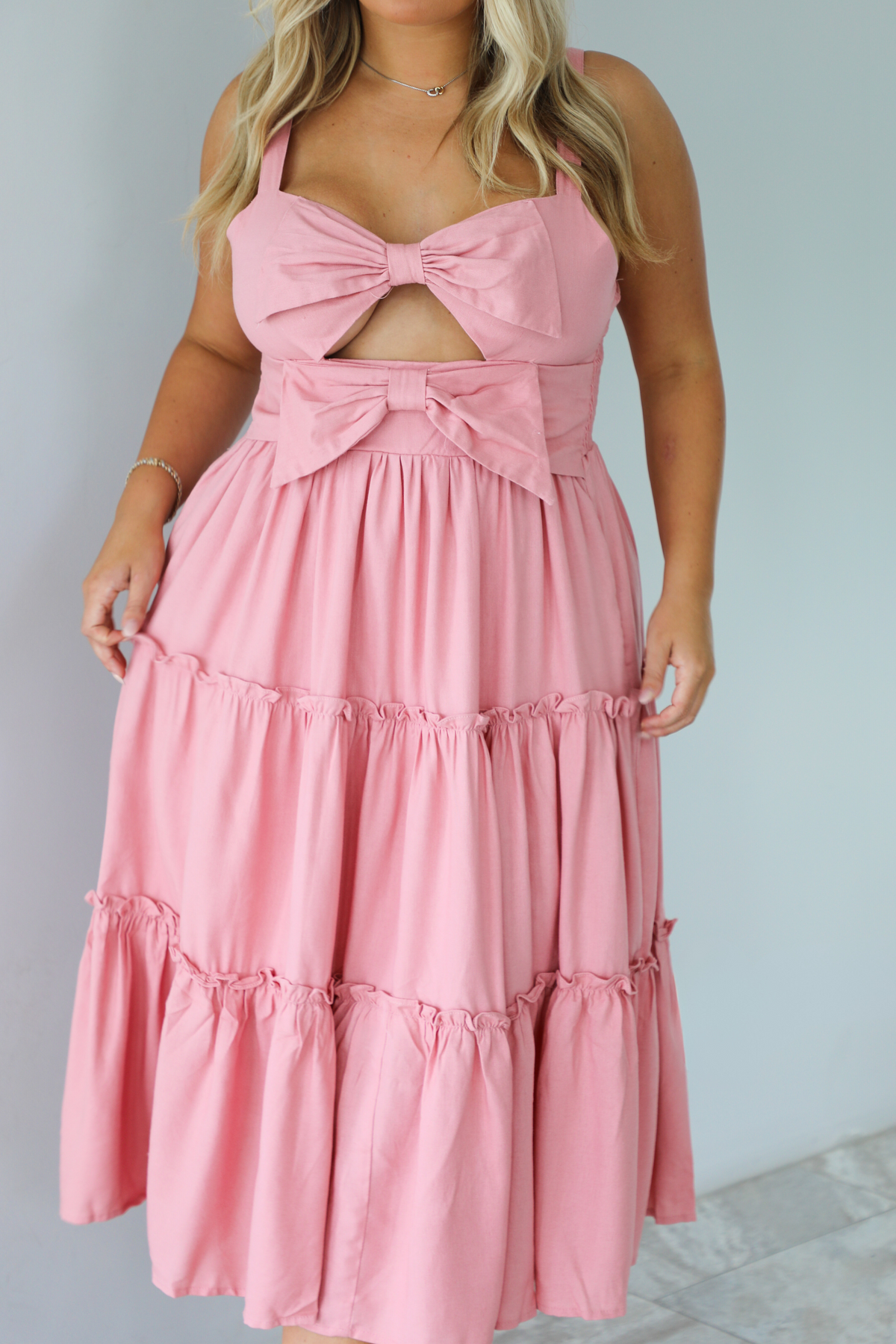 Brunch In Berlin Cut Out Bow Maxi Dress: Dusty Pink